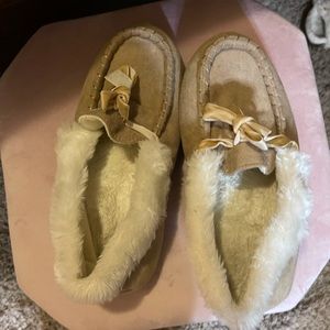 Furry house shoes